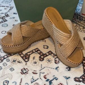 Soda Women's Tan Espadrille Wedges